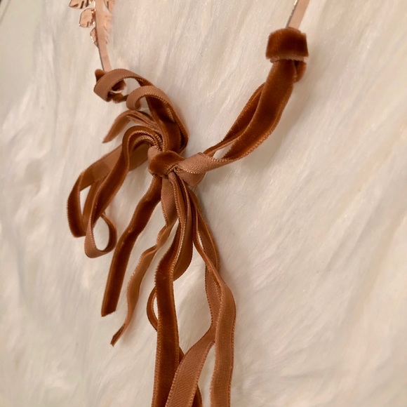 Rose gold flower headband - Picture 3 of 3